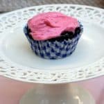 dark chocolate cupcakes raspberry frosting