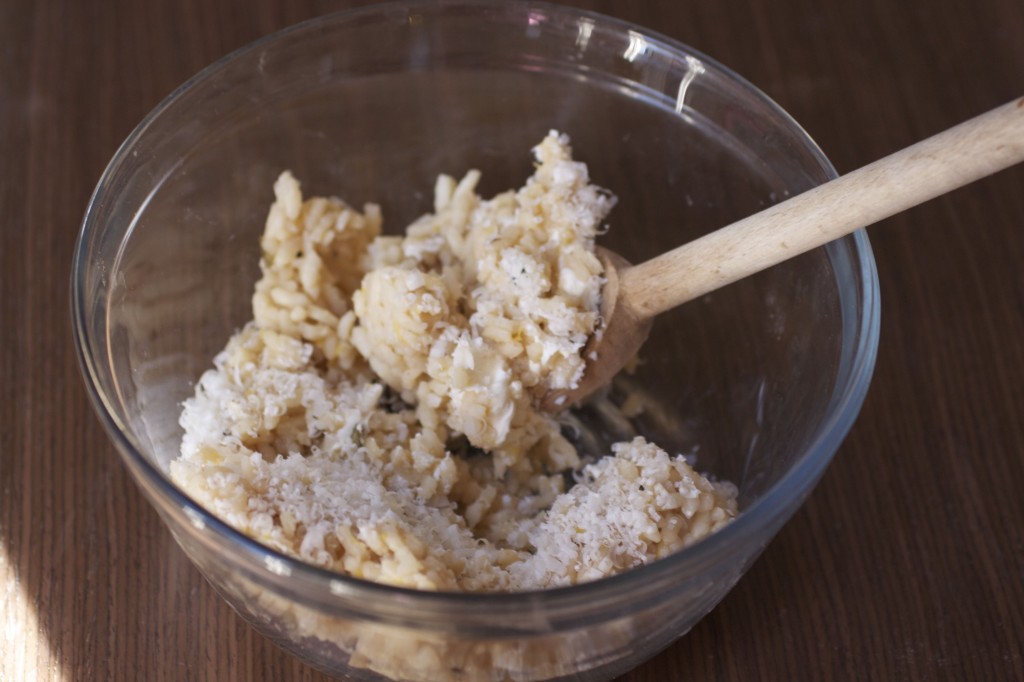 mixing risotto cakes