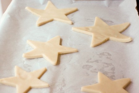 star cookies dough