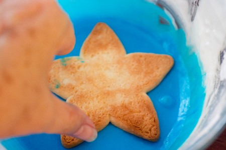 star cookies frosting